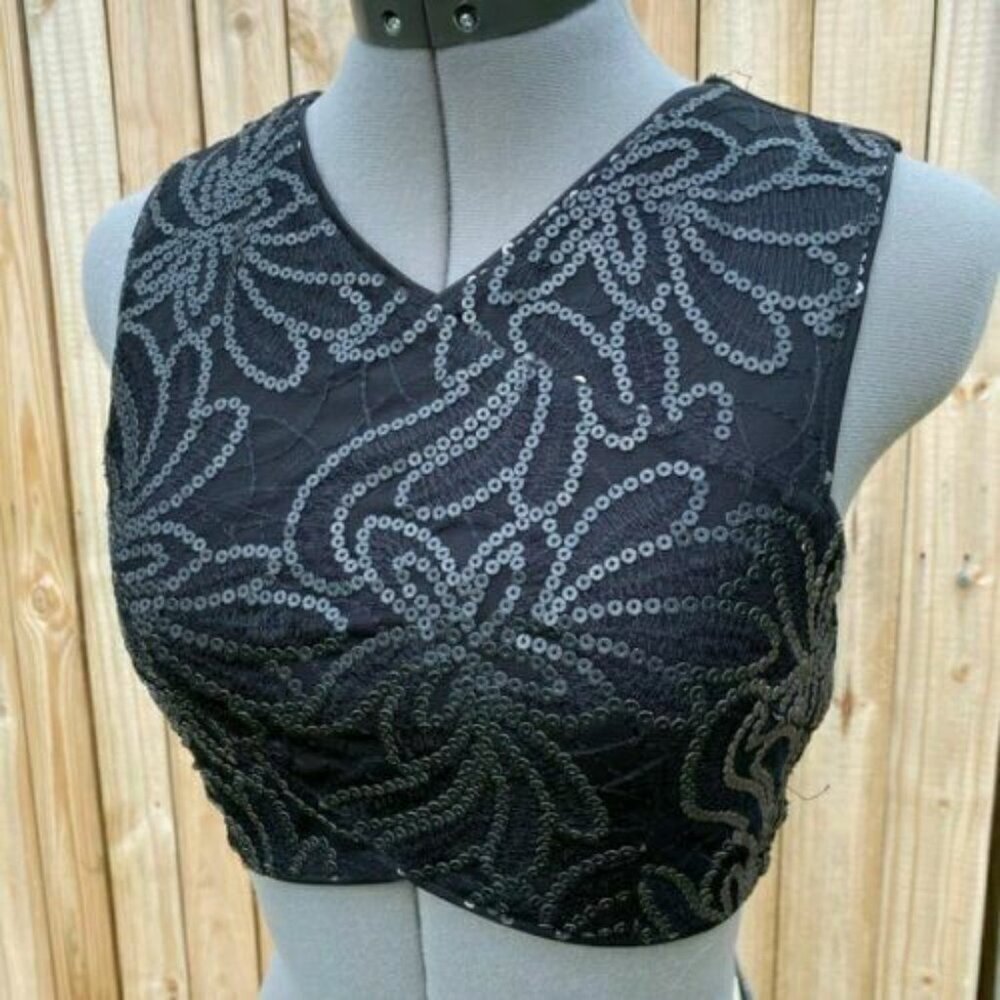 Forever 21 Glitzy Glamorous Dressy Crop Top Size Medium